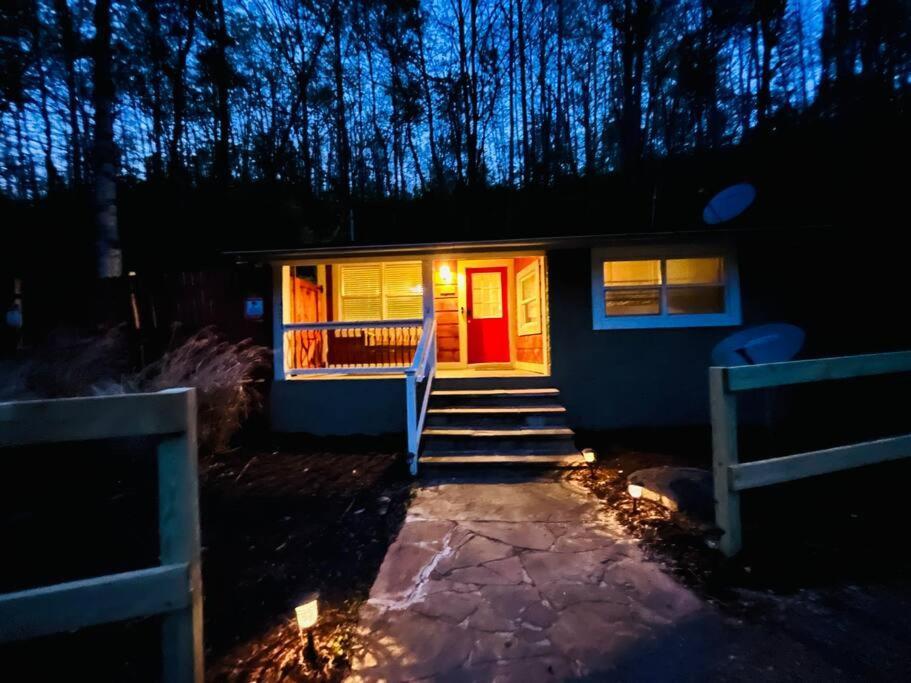 Вилла Cozy Cub Mountain Escape Гатлинбург Экстерьер фото